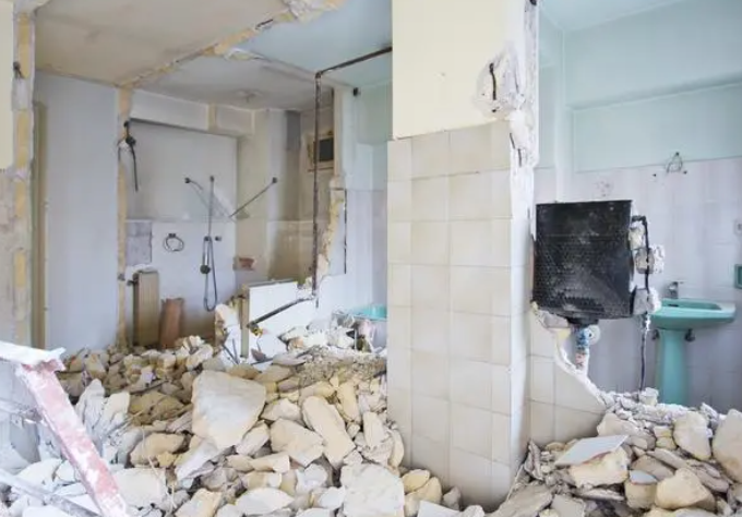 深圳室内拆除过程中这些一定要非常注意/>
<blockquote class=